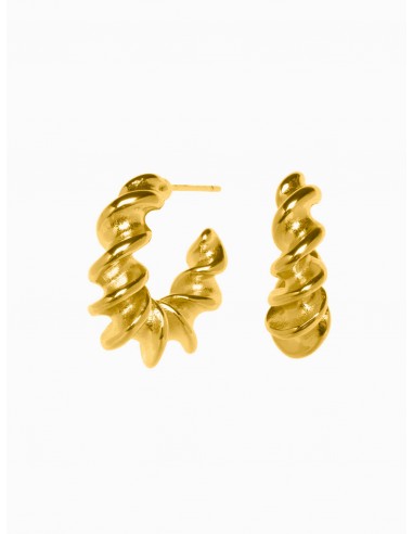 Pendientes dorados hechos en acero con forma de espiral de la marca de joyas AmaloA.