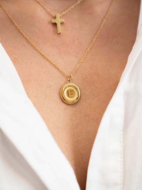 INITIAL CIRCULAR NECKLACE 2