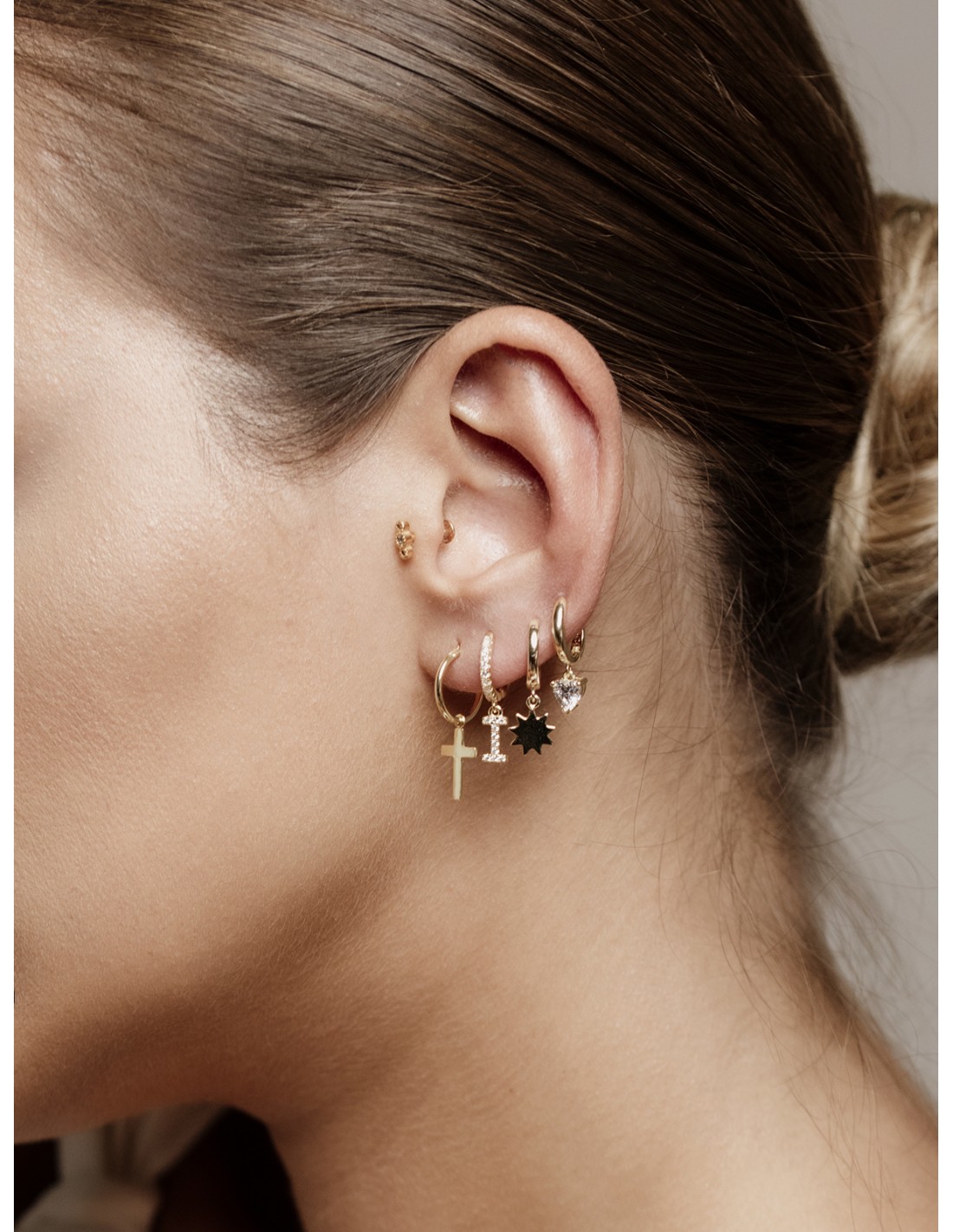 INITIAL EARRING IN GOLD-PLATED SILVER...