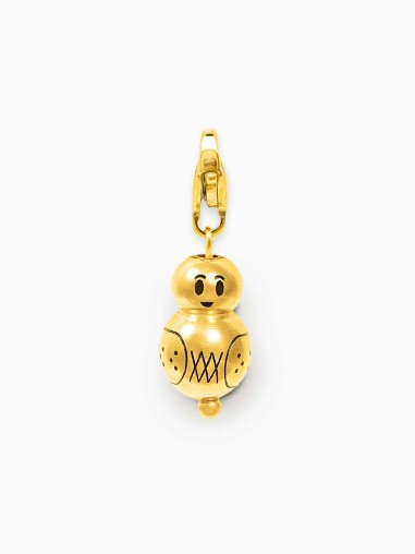 Charm Chino de la Suerte en acero con símbolos de la suerte grabados. Perfecto para añadir a tu pulsera o collar de charms.