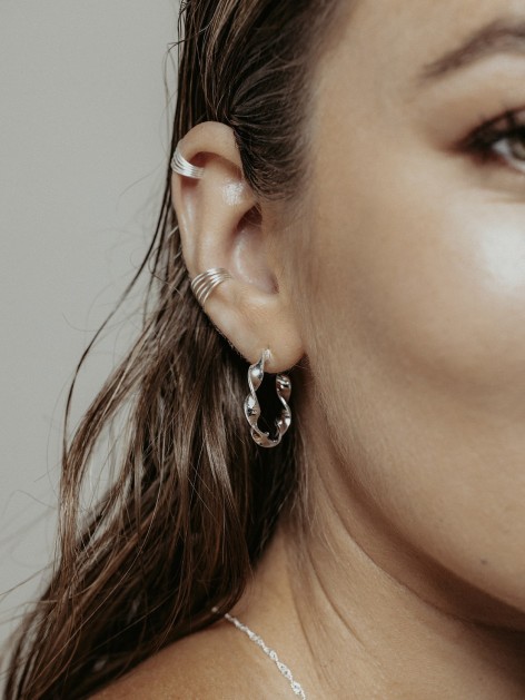 SILVER TWISTED HOOP EARRING 2