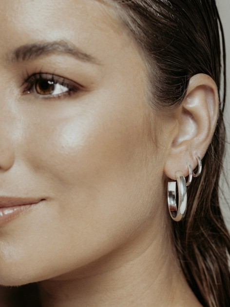 SILVER SEMILUNAR HOOP EARRING 2