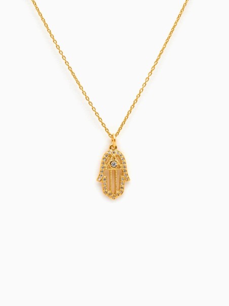 Collar de plata de ley bañada en oro con colgante con circonitas en forma de mano de fátima de la marca AmaloA.